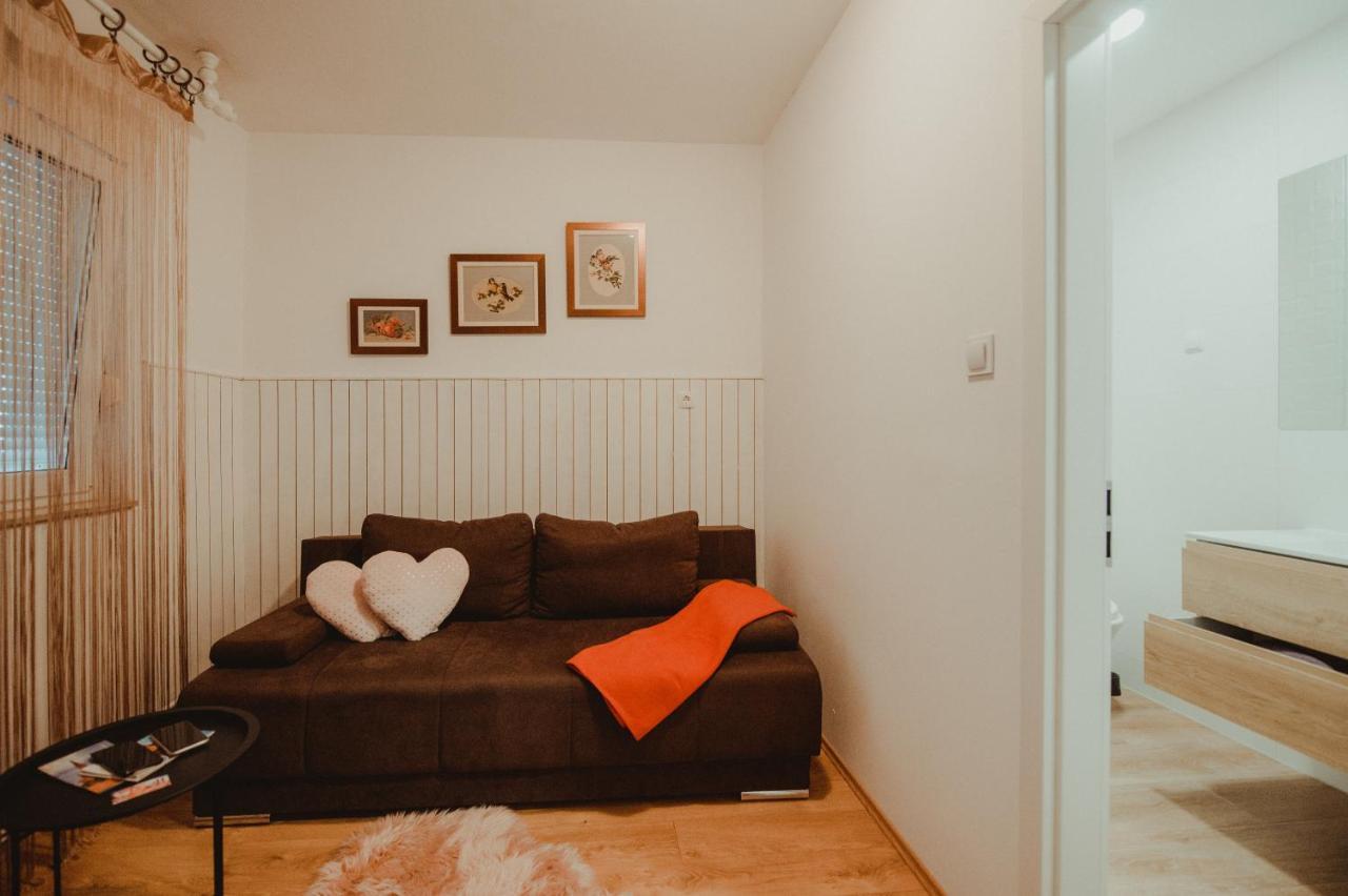 Apartman Lovric Ðakovo Bagian luar foto